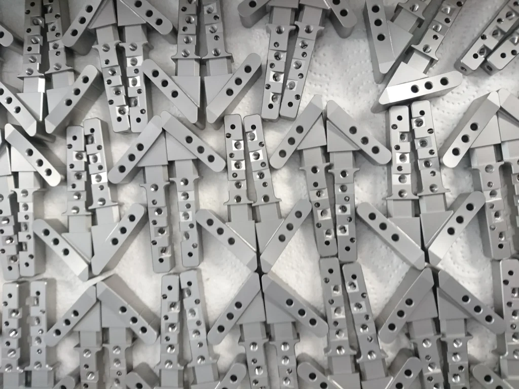 Gelochte Aluminium-Hebelarme, CNC-gefräst